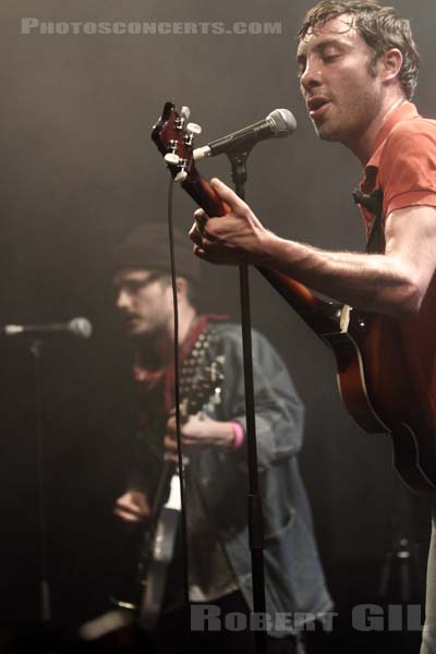 BLACK LIPS - 2011-05-17 - PARIS - CentQuatre - Atelier 4 - Cole Alexander - Jared Swilley